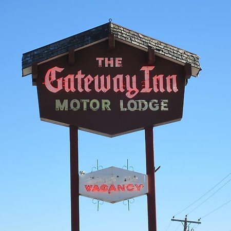 The Gateway Inn Canmore Exterior photo