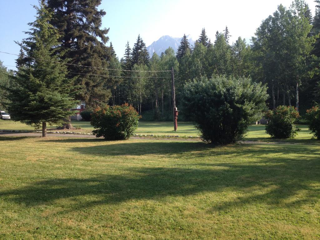 The Gateway Inn Canmore Exterior photo