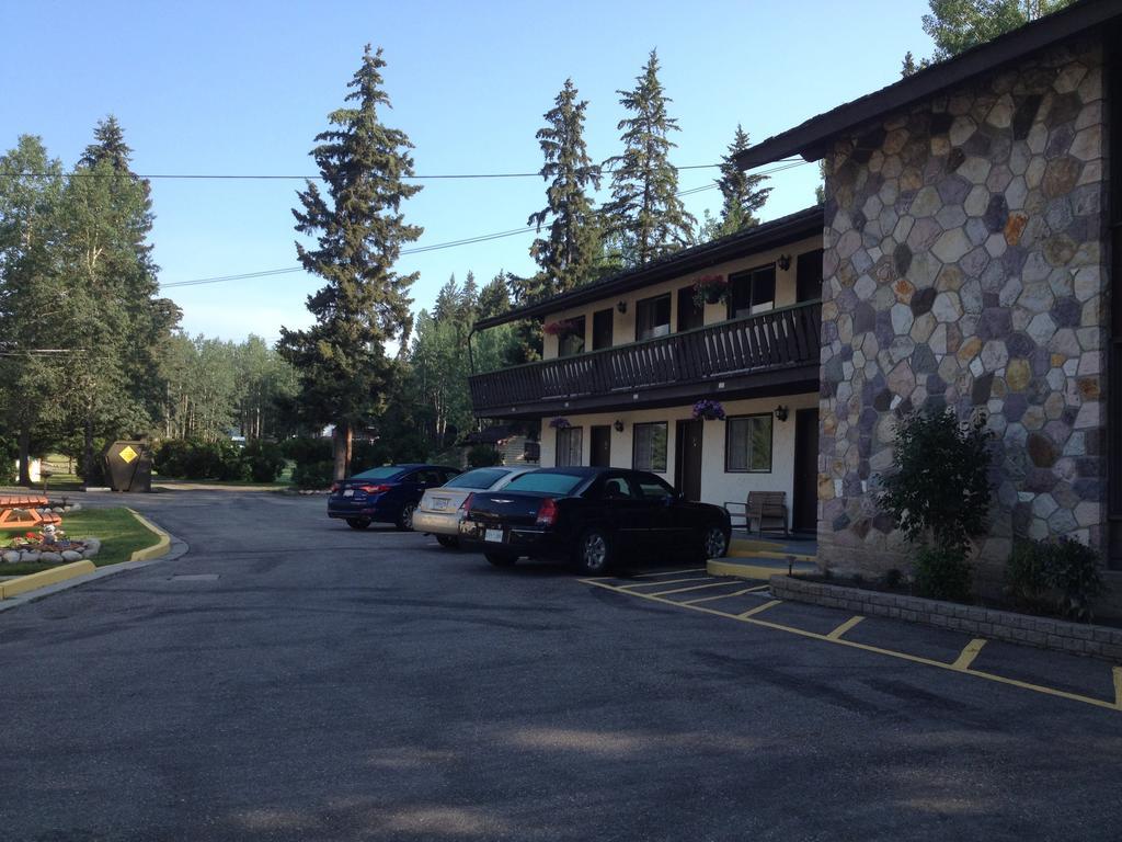 The Gateway Inn Canmore Exterior photo