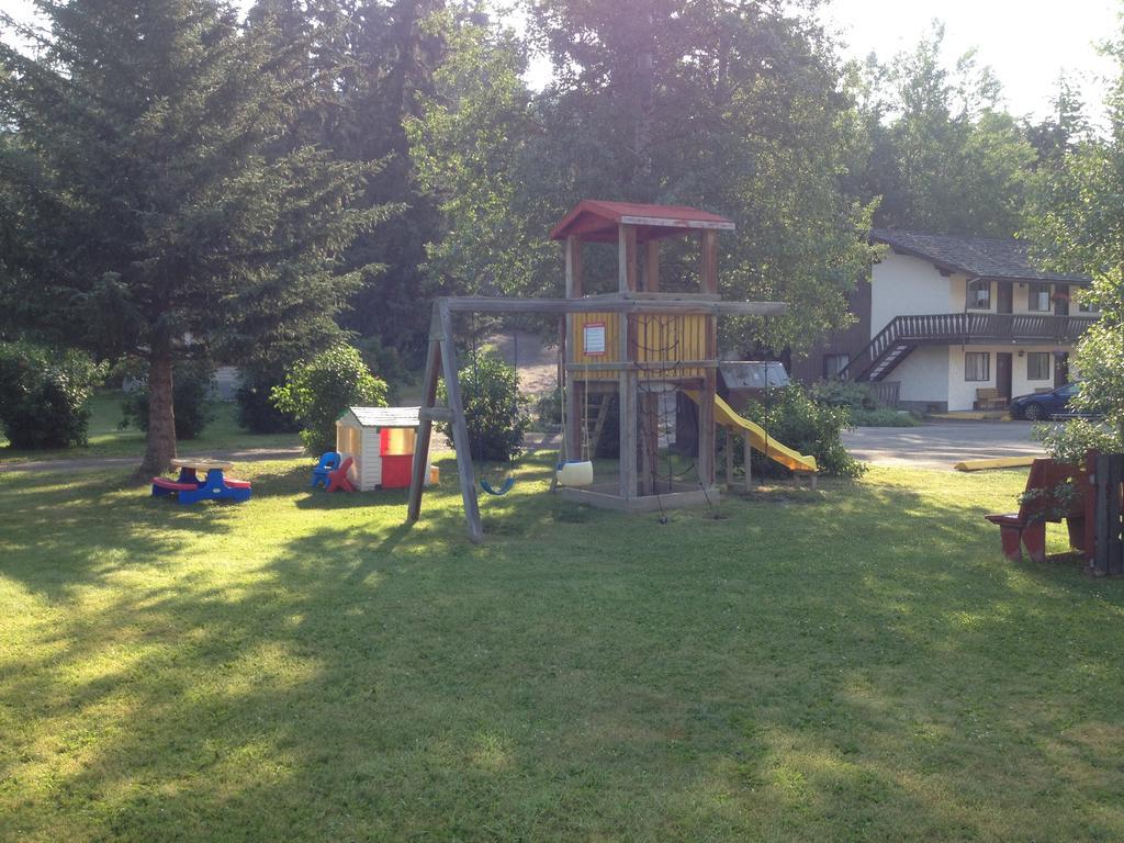 The Gateway Inn Canmore Exterior photo