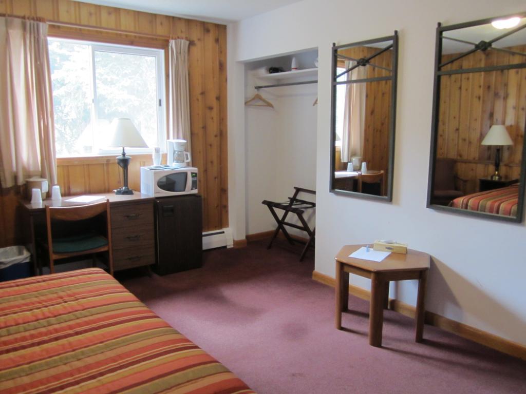 The Gateway Inn Canmore Room photo