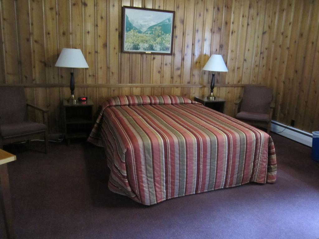 The Gateway Inn Canmore Room photo