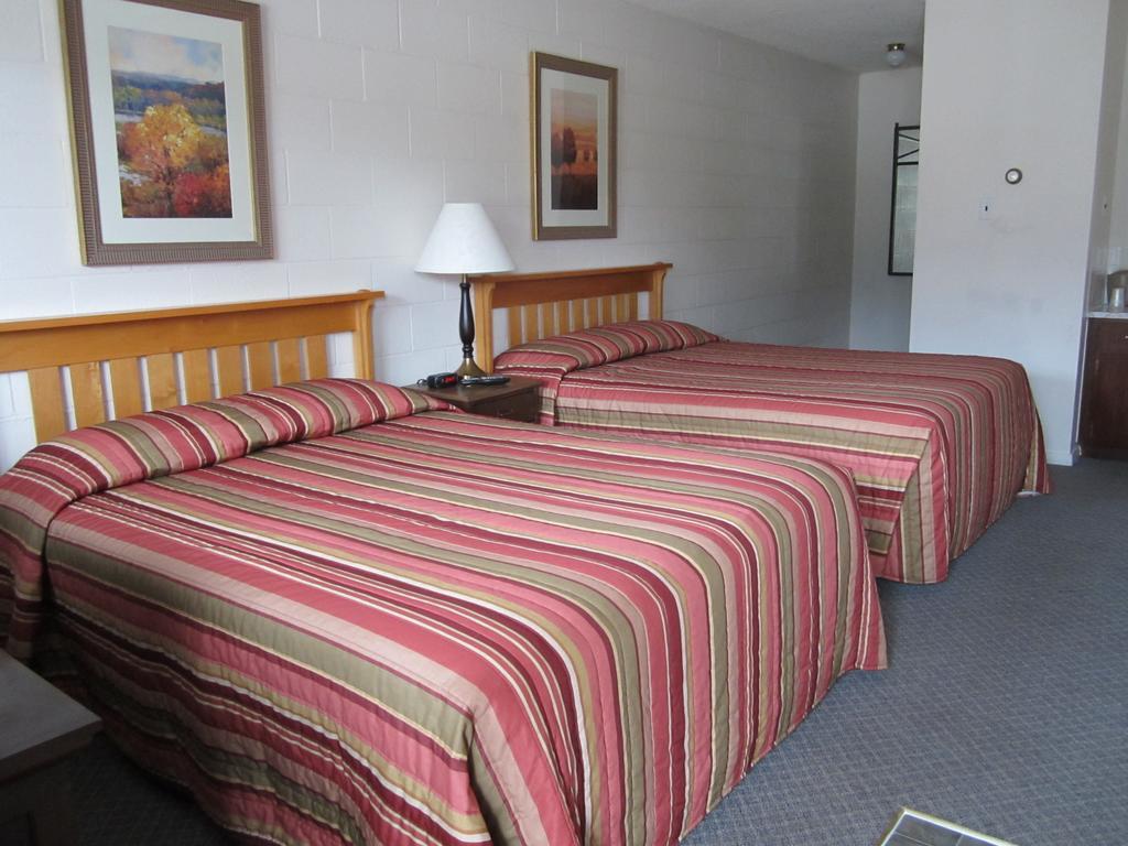 The Gateway Inn Canmore Room photo